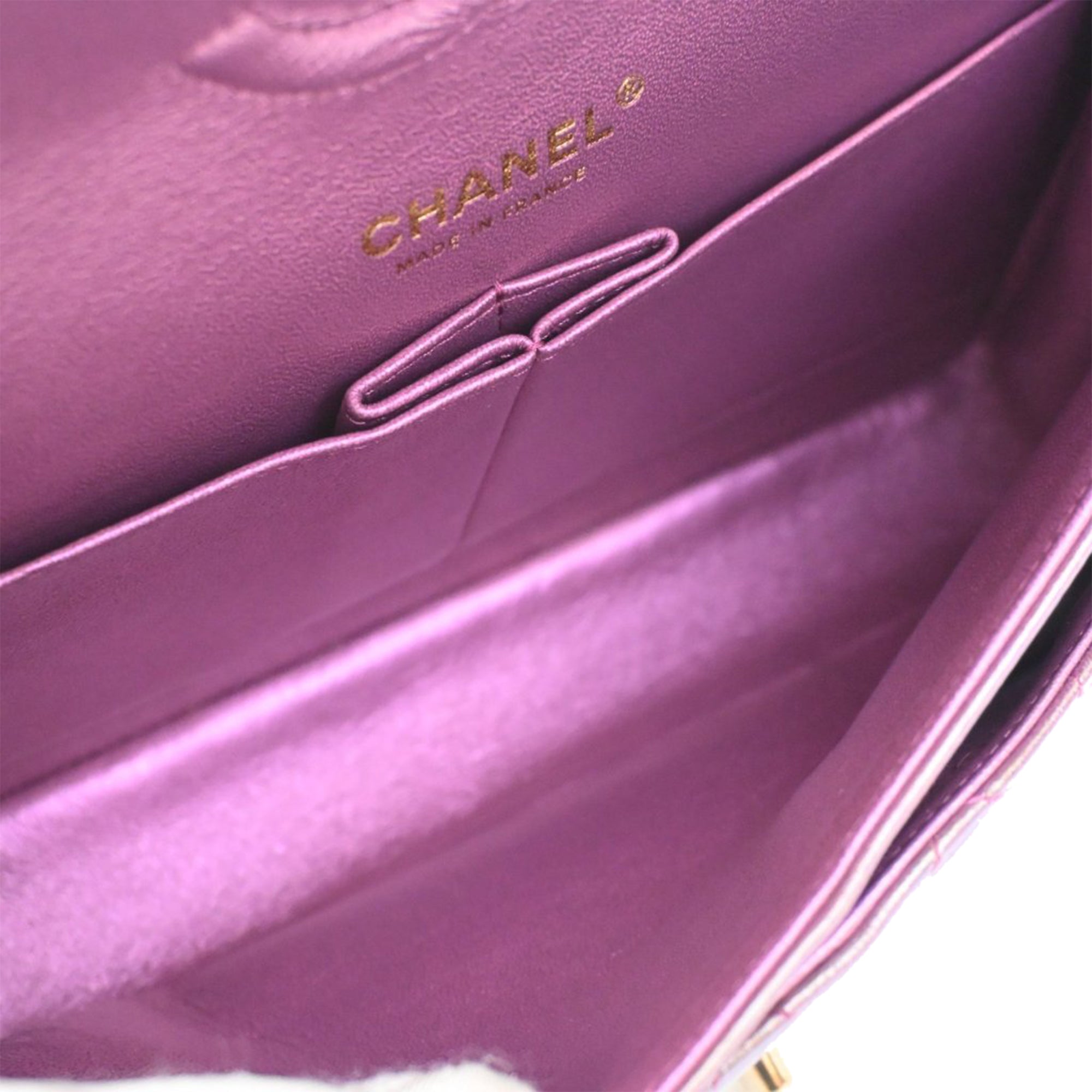 Medium Classic Iridescent Lambskin Double Flap - Image 4