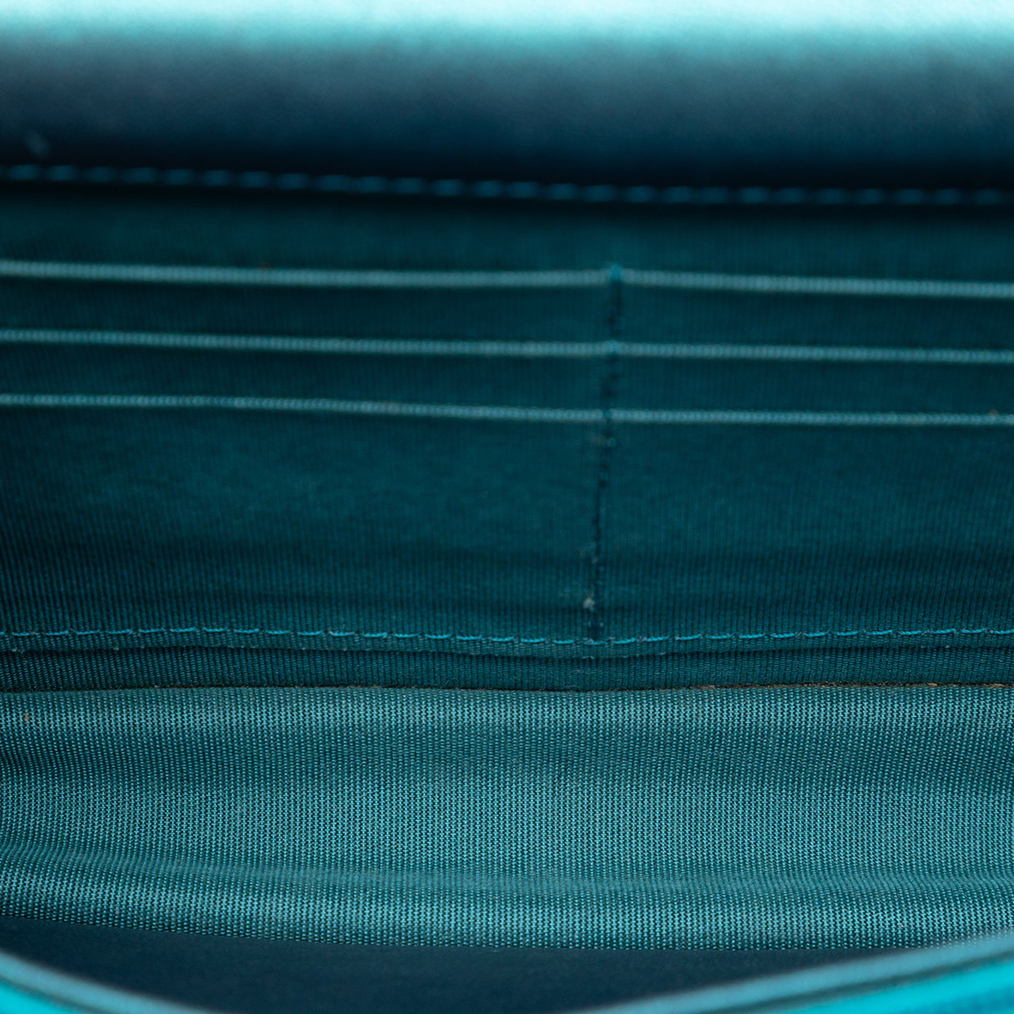 CC Quilted Metallic Lambskin Wallet On Chain - Image 4