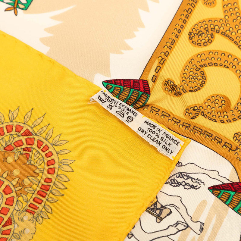 Le Paradis du Roy Silk Scarf 90 - Image 5