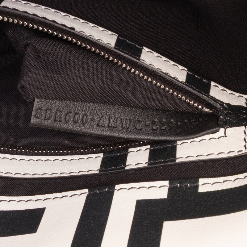 Marc Jacobs Nappa Vitello King Logo Print Baguette Satchel - Image 5