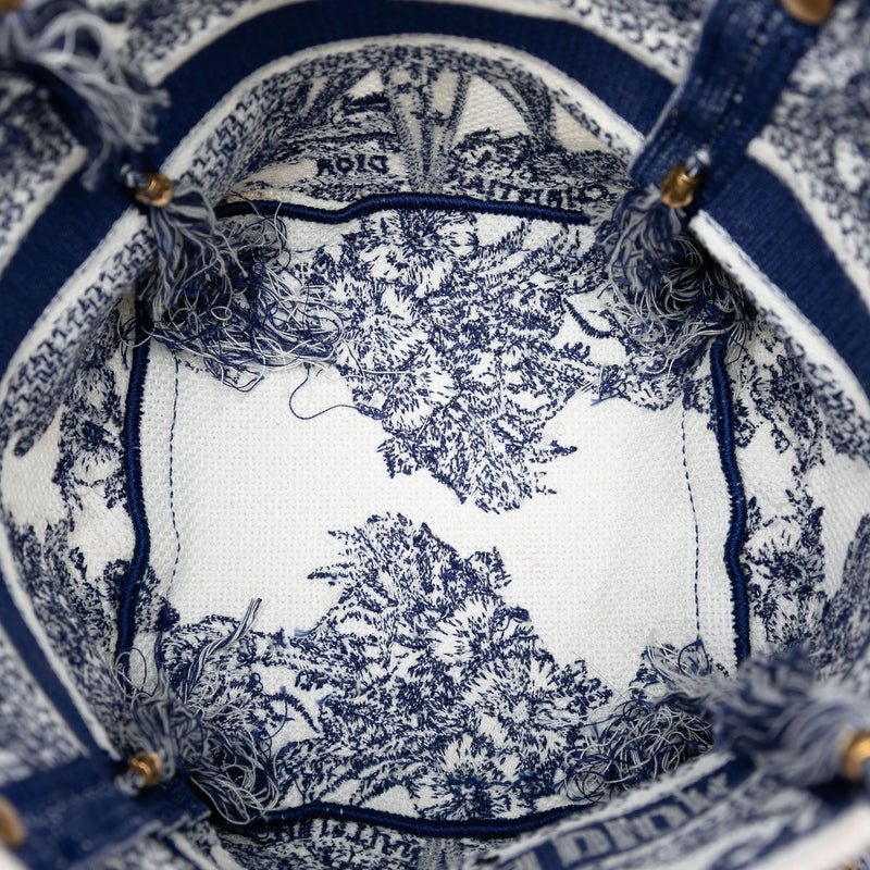 Canvas Embroidered Reve d Infini D Bubble Bucket Bag - Image 4