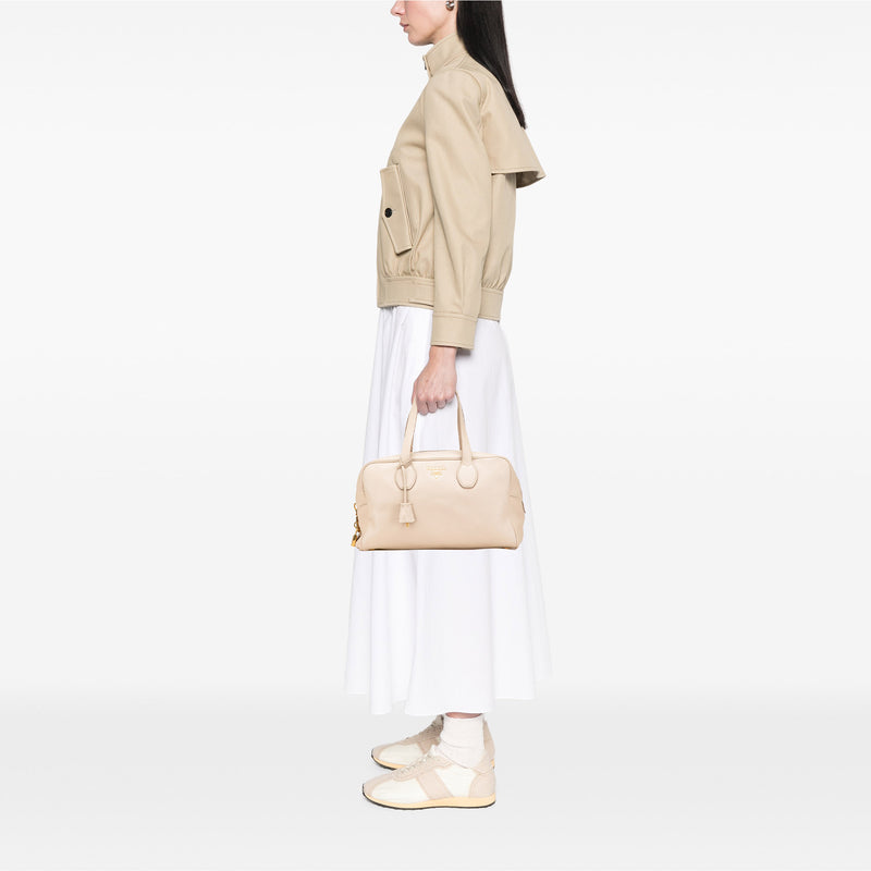 Vitello Daino Shoulder Bag - Image 12