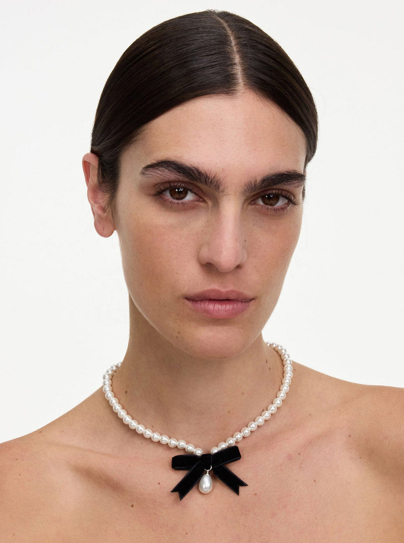 Self-Portrait Pearl And Black Bow Necklace — White Brass Necklaces