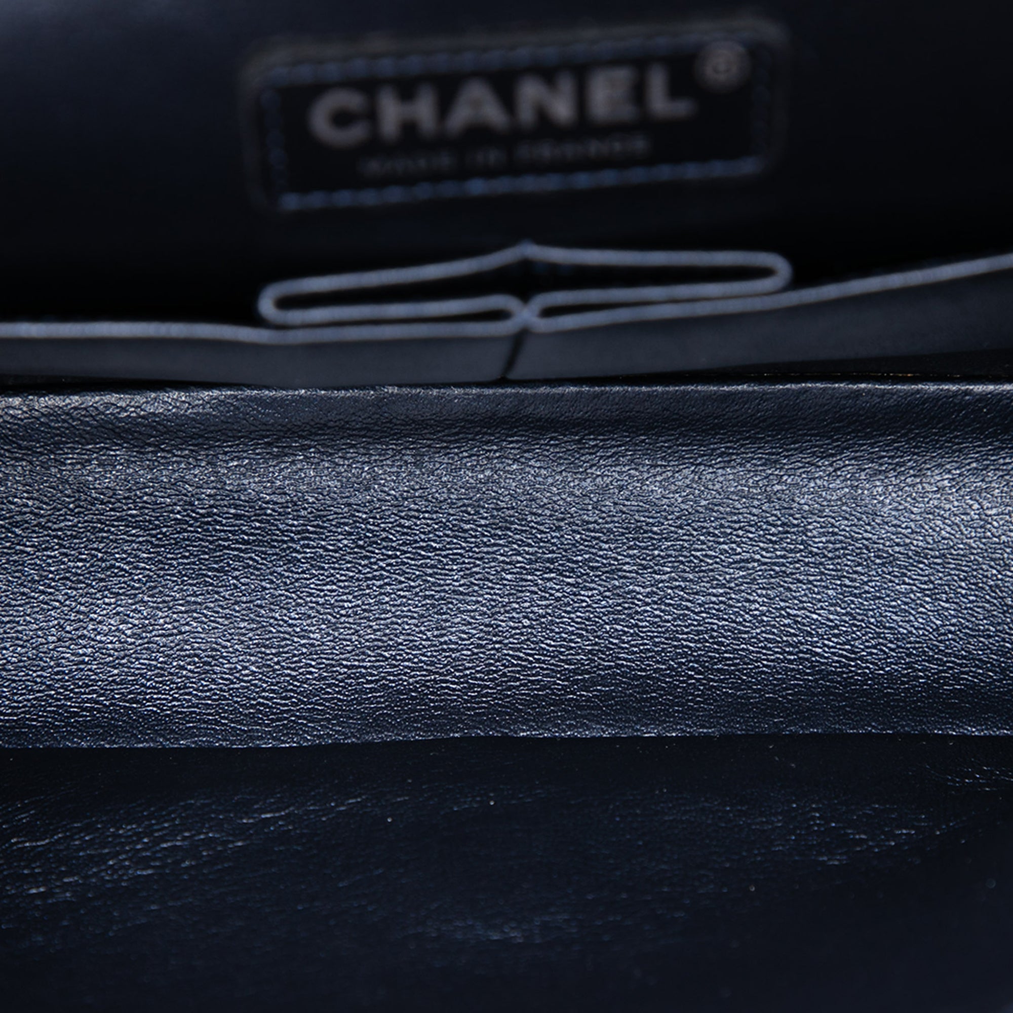 Medium Classic Lambskin Double Flap - Image 4