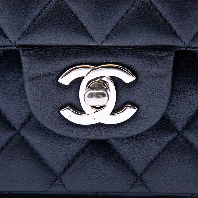 Medium Classic Lambskin Double Flap - Image 5
