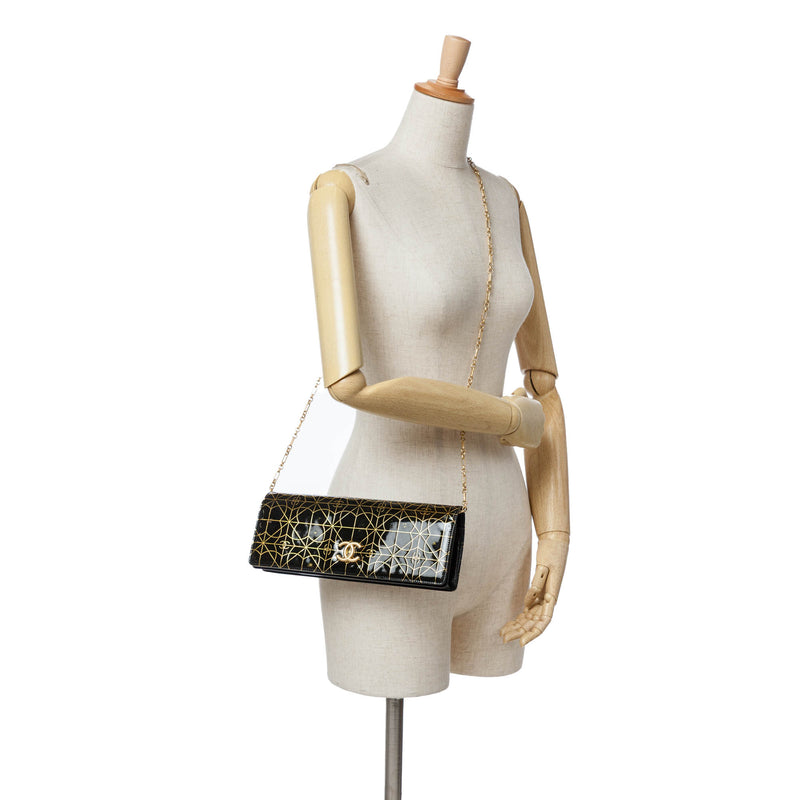Paris Moscou Vinyl Moujik Clutch with Chain - Image 9