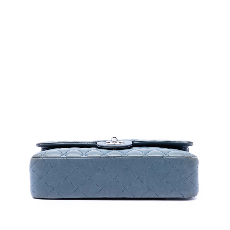 Medium Classic Lambskin Double Flap - Image 3
