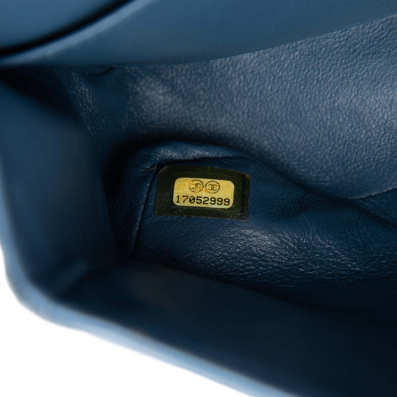 Medium Classic Lambskin Double Flap - Image 5