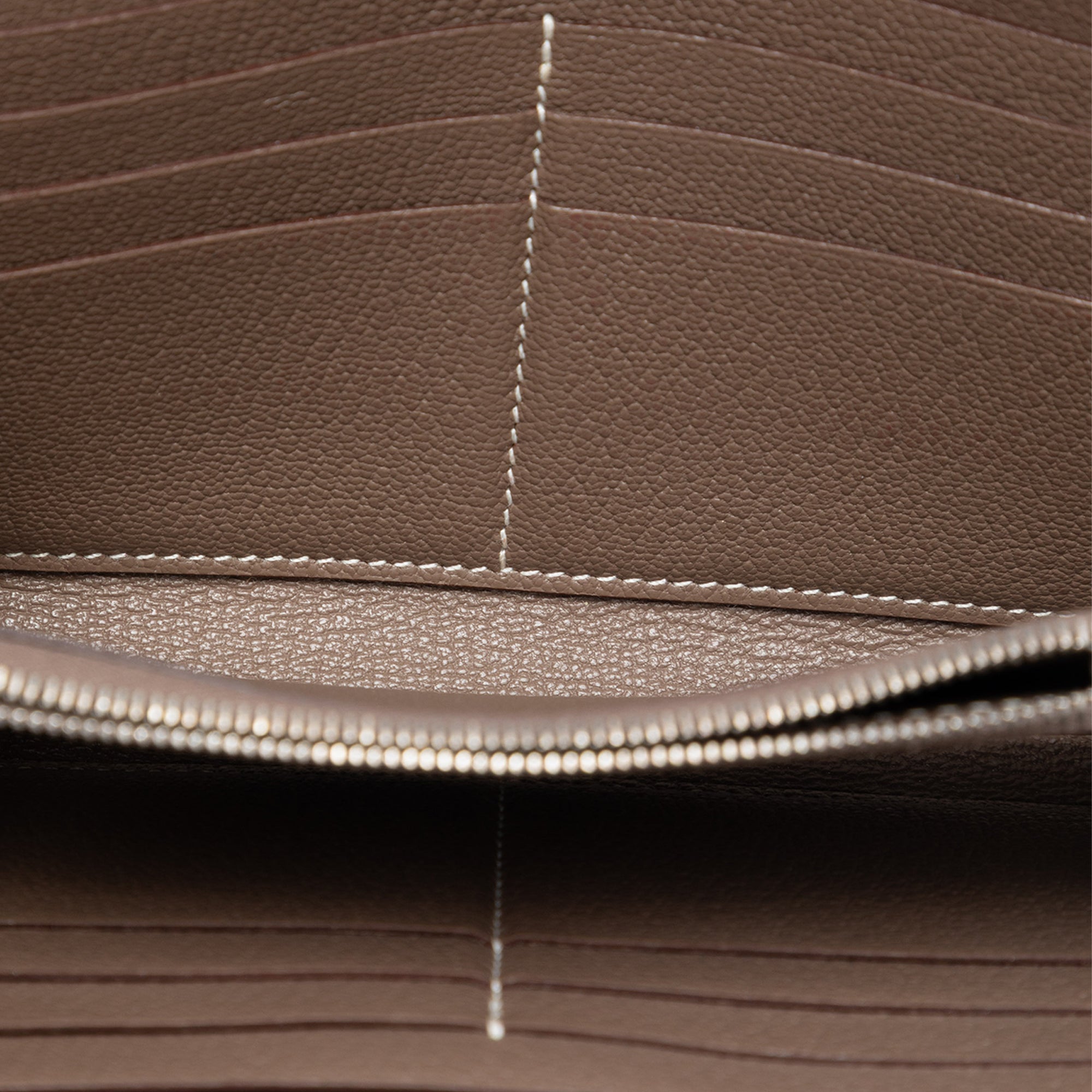 Epsom Kelly Longue Wallet - Image 4
