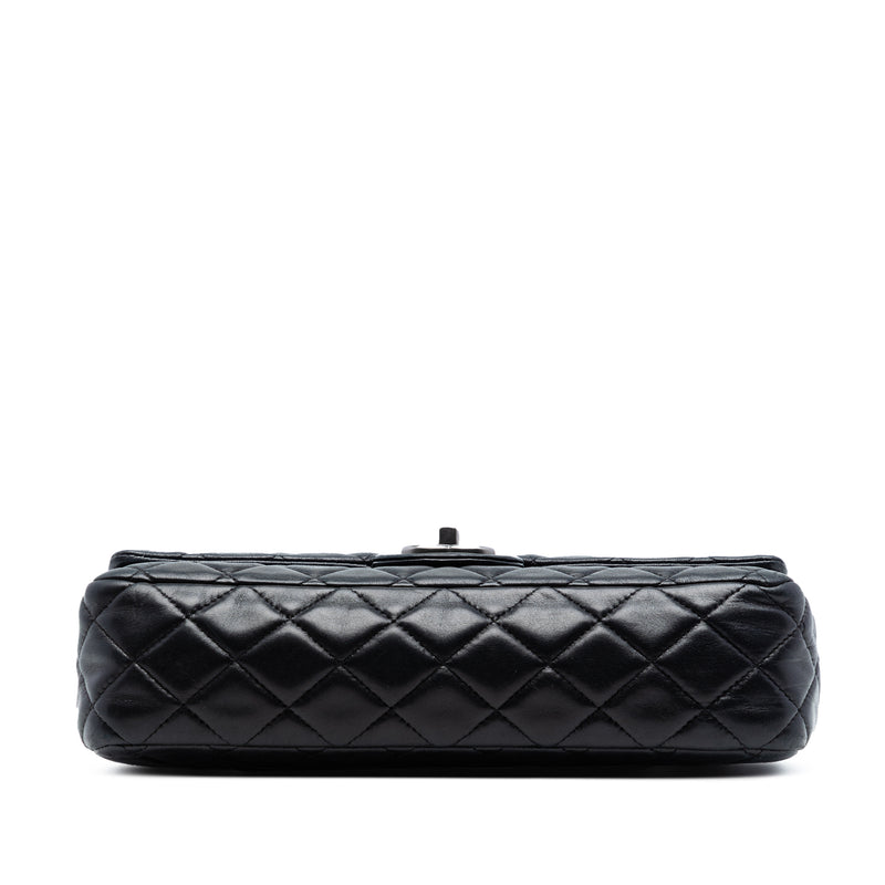 Medium Classic Lambskin Double Flap - Image 3