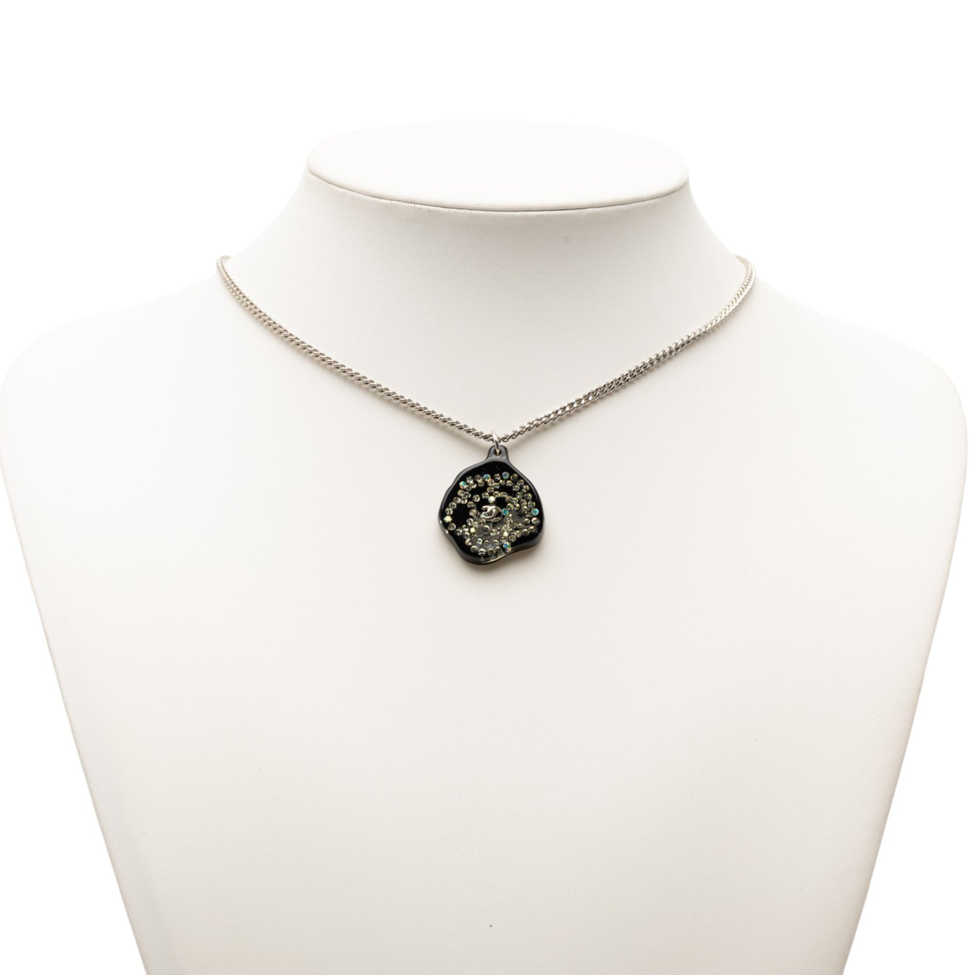 Brass Camellia Resin Strass Pendant Necklace - Image 6