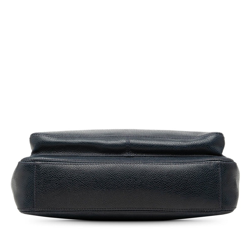 CC Caviar Front Pocket Shoulder Bag - Image 3