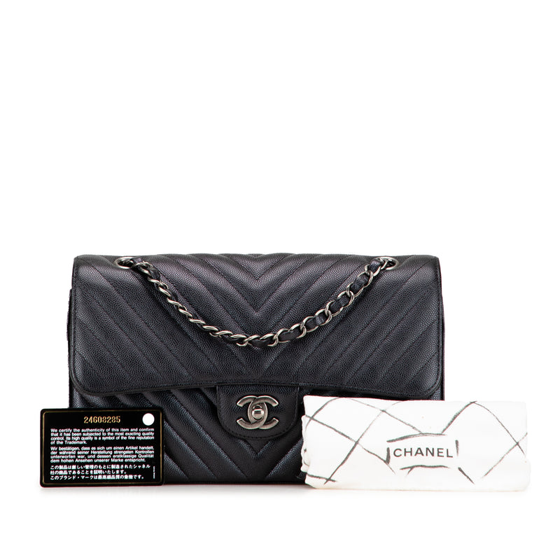 Medium Classic Chevron Caviar Double Flap - Image 10