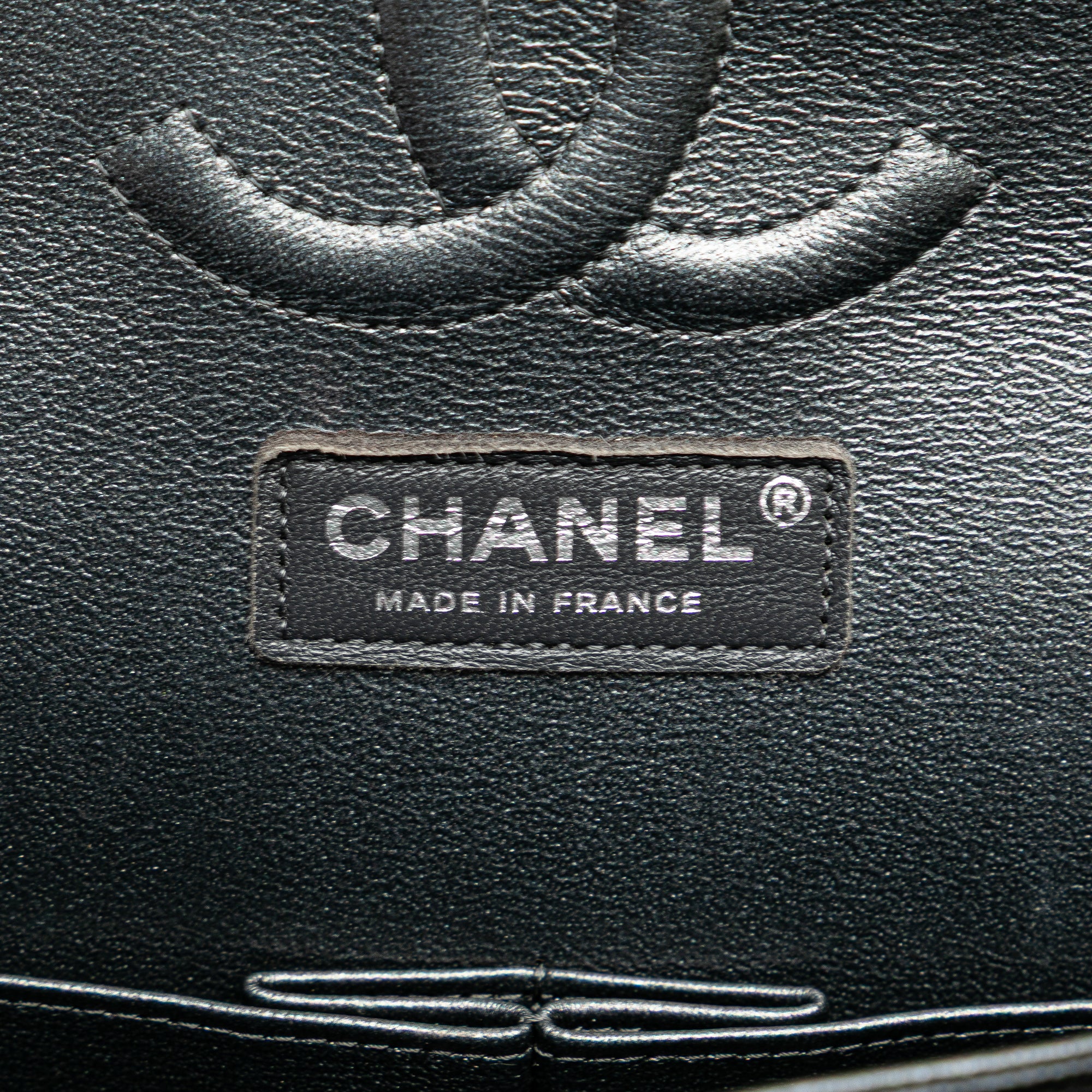 Medium Classic Chevron Caviar Double Flap - Image 5