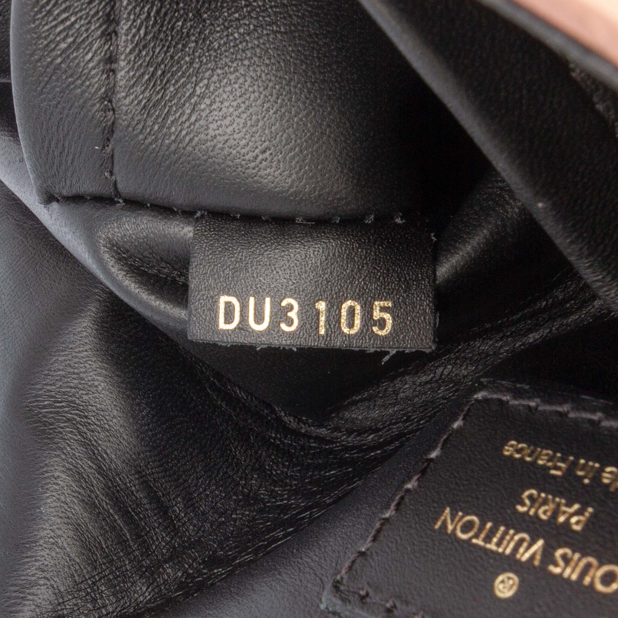 Glazed Calfskin Sac Triangle PM - Image 6