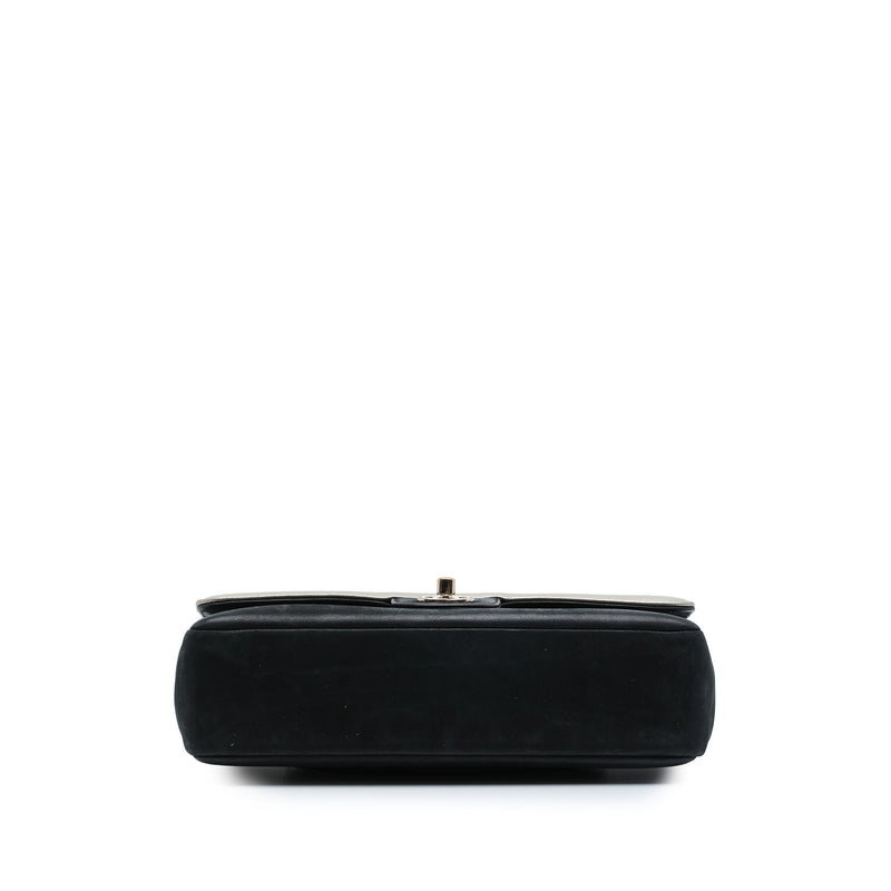 Medium Classic Bicolor Caviar and Iridescent Calfskin Double Flap - Image 3