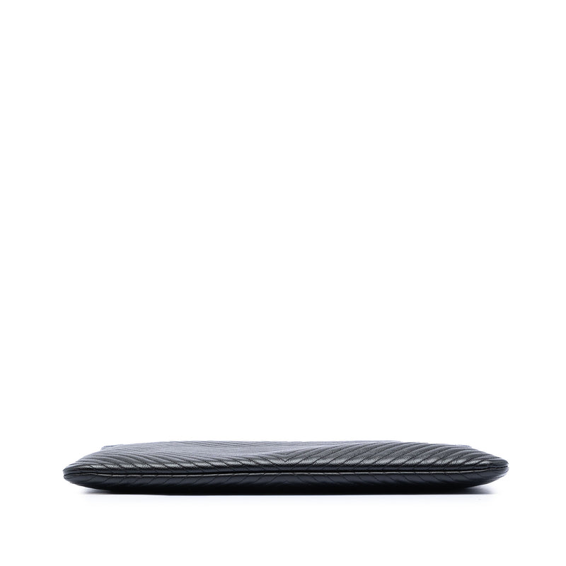 Large Chevron Caviar O Case Clutch - Image 3