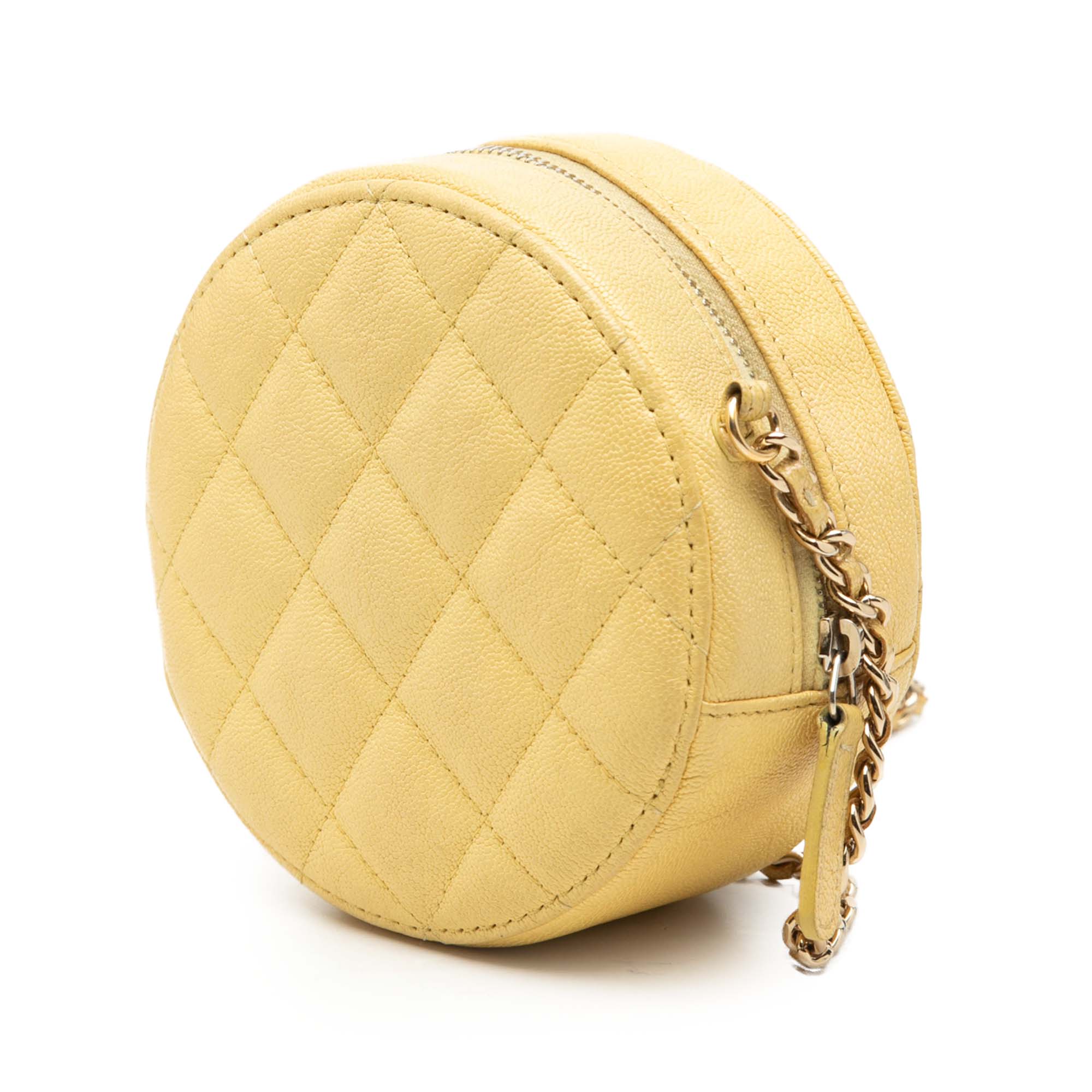CC Quilted Caviar Round Clutch With Chain - Image 2