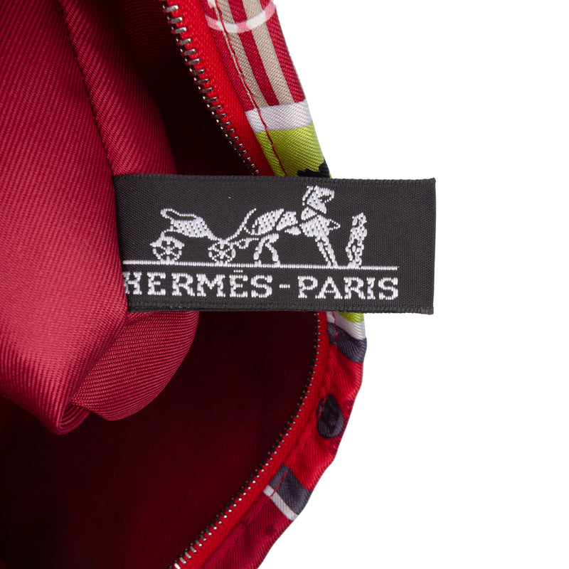 Hermes en Voyage Silk Pouch - Image 5