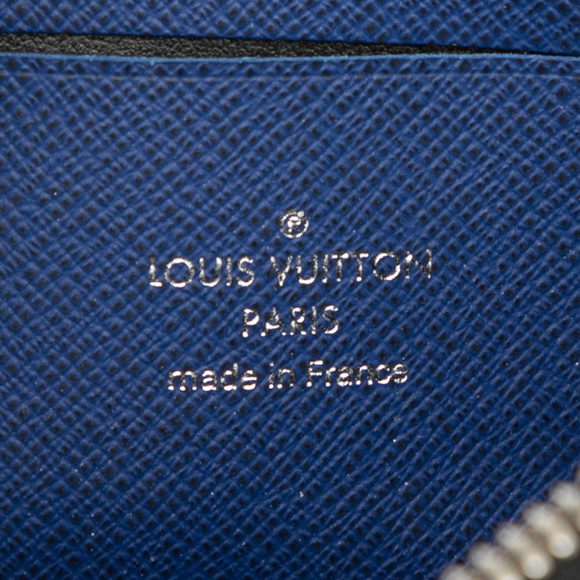 Monogram Taigarama Pochette Discovery PM - Image 5
