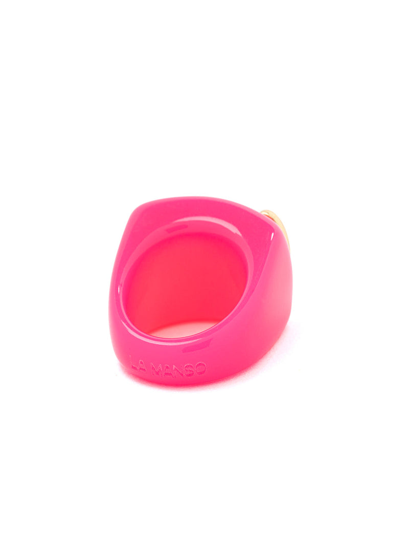La Manso Plastic Knuckle Duster With Gold Detail Ring — Pink Rings