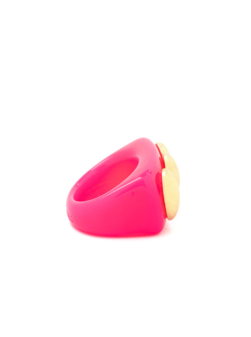 La Manso Plastic Knuckle Duster With Gold Detail Ring — Pink Rings