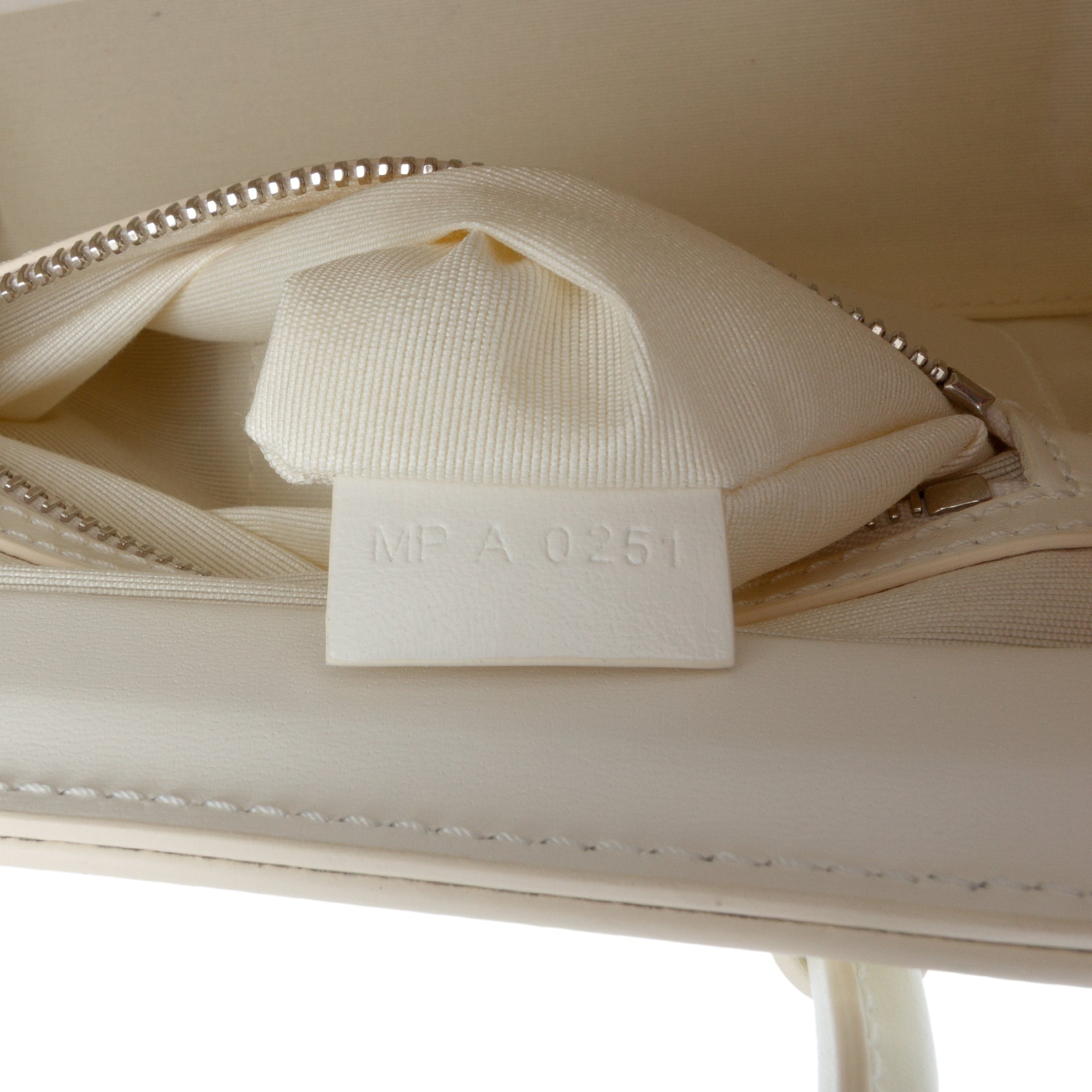 Mini Calfskin 4G Antigona Lock Satchel - Image 6