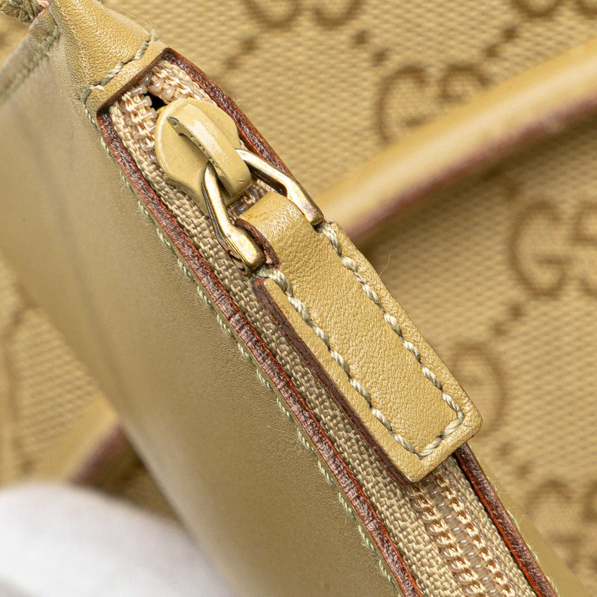 GG Canvas Shoulder Bag - Image 9