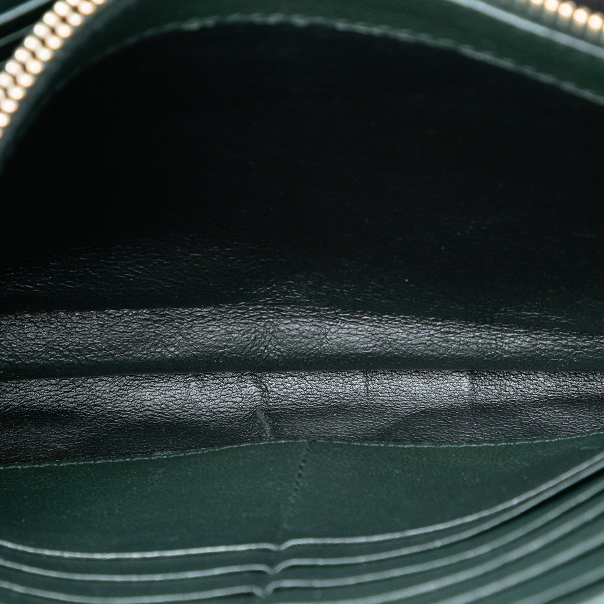 Quilted Lambskin Diamond Becky Chain Wallet - Image 4