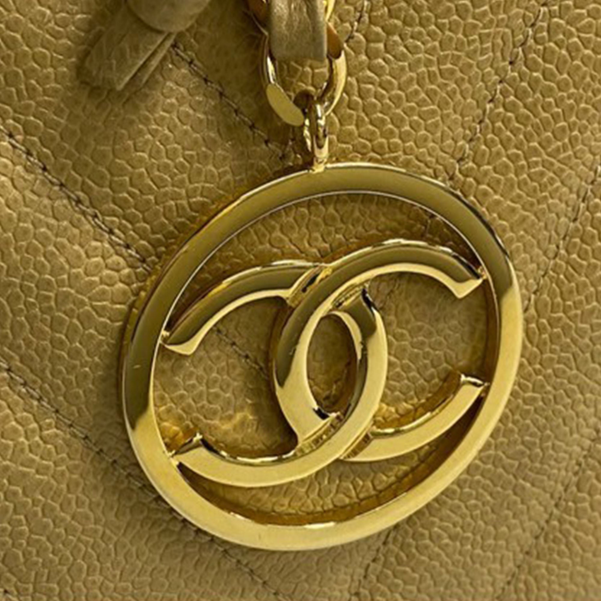 CC Chevron Caviar Vanity Case with Chain - Image 15