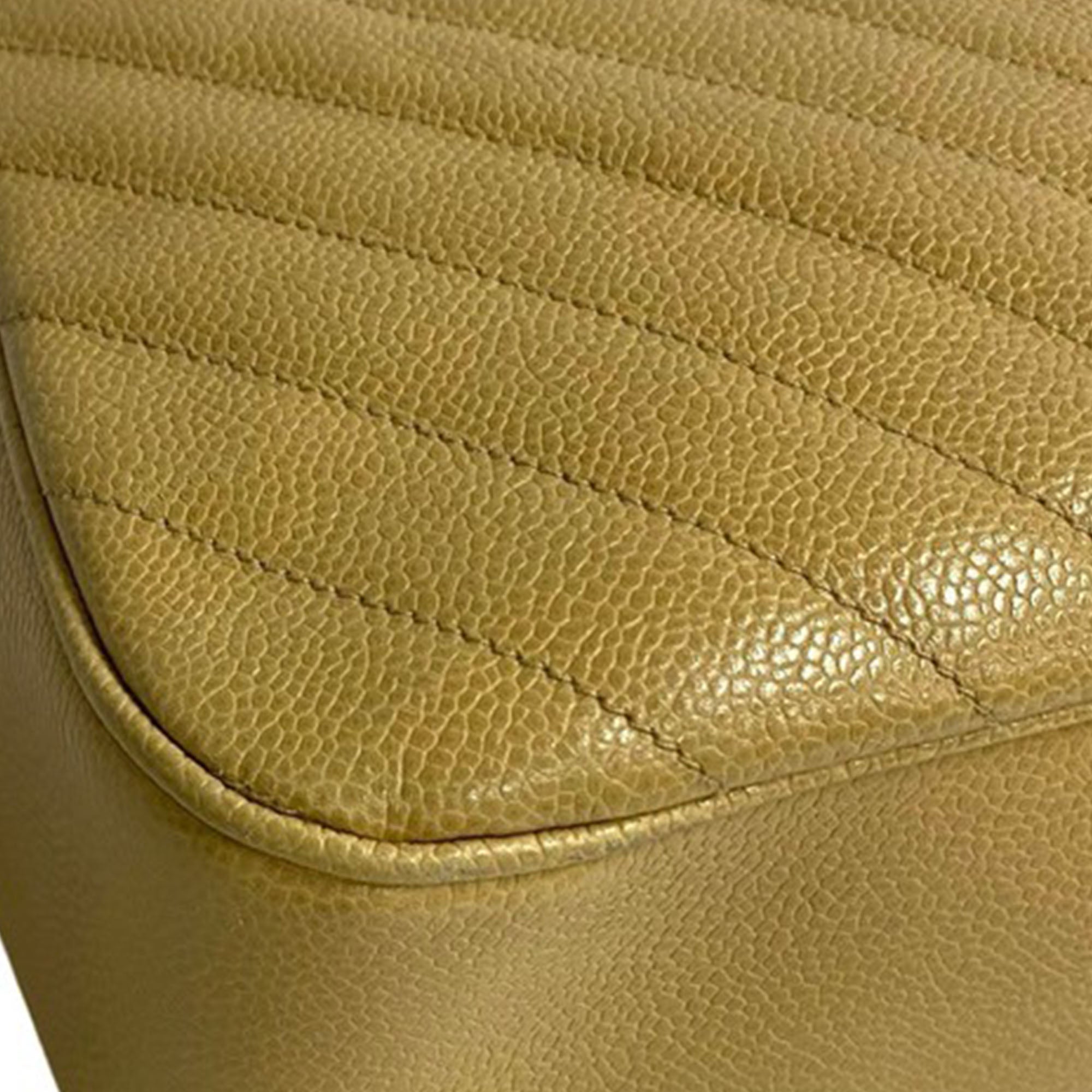 CC Chevron Caviar Vanity Case with Chain - Image 19
