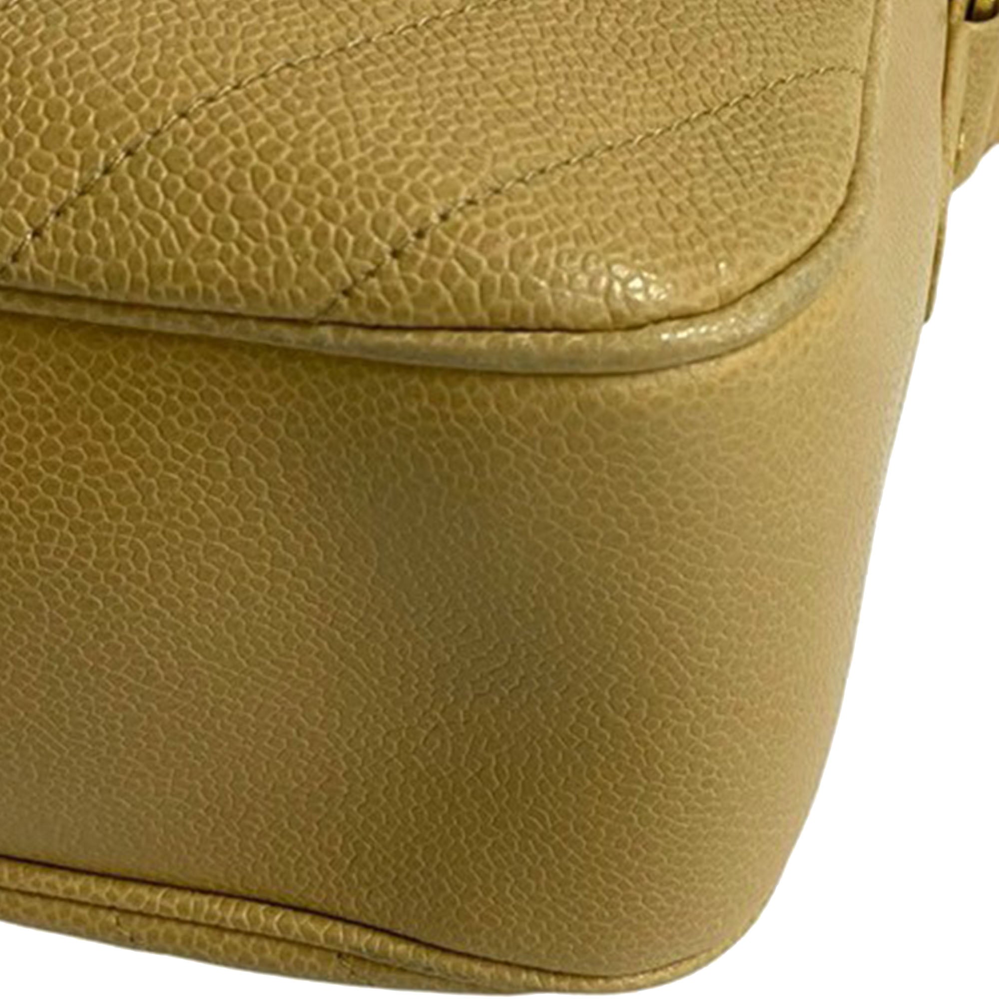 CC Chevron Caviar Vanity Case with Chain - Image 21