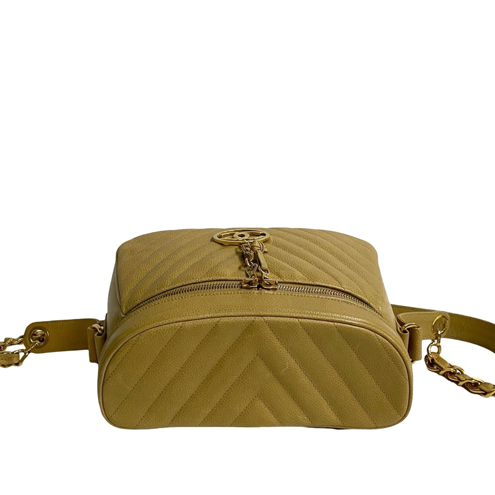 CC Chevron Caviar Vanity Case with Chain - Image 3
