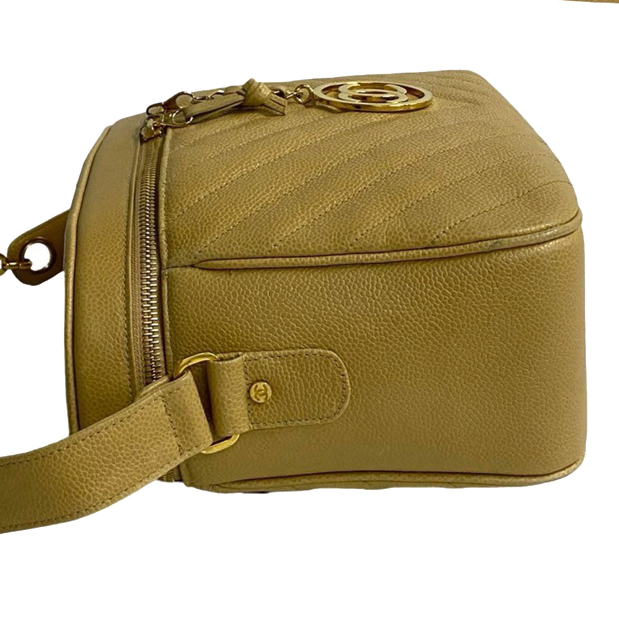 CC Chevron Caviar Vanity Case with Chain - Image 6