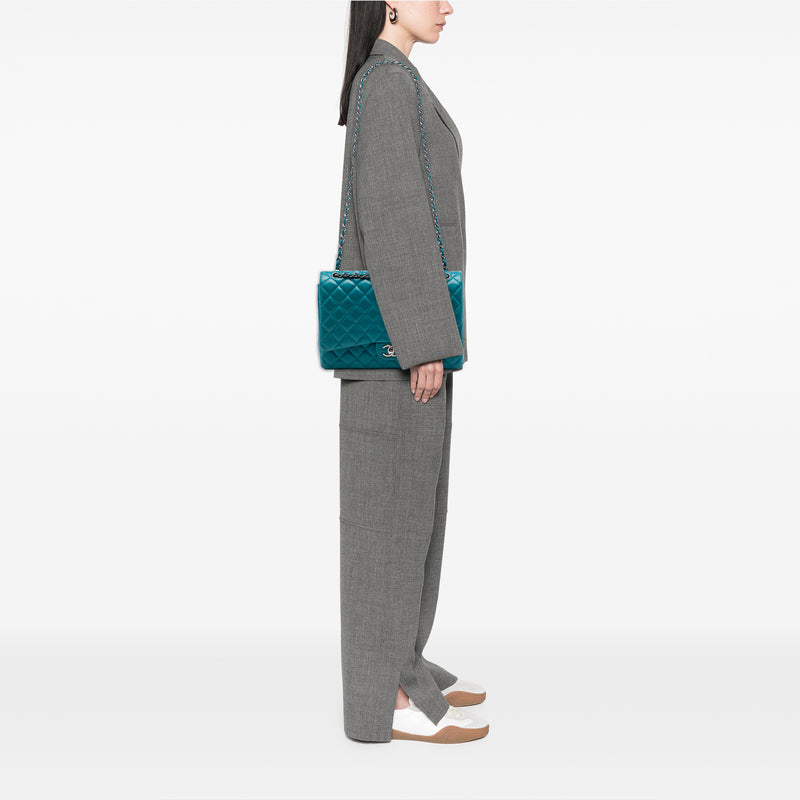 Maxi Classic Lambskin Double Flap - Image 6