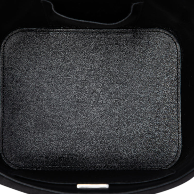 CC Quilted Caviar Top Handle Vanity with Chain - Image 4