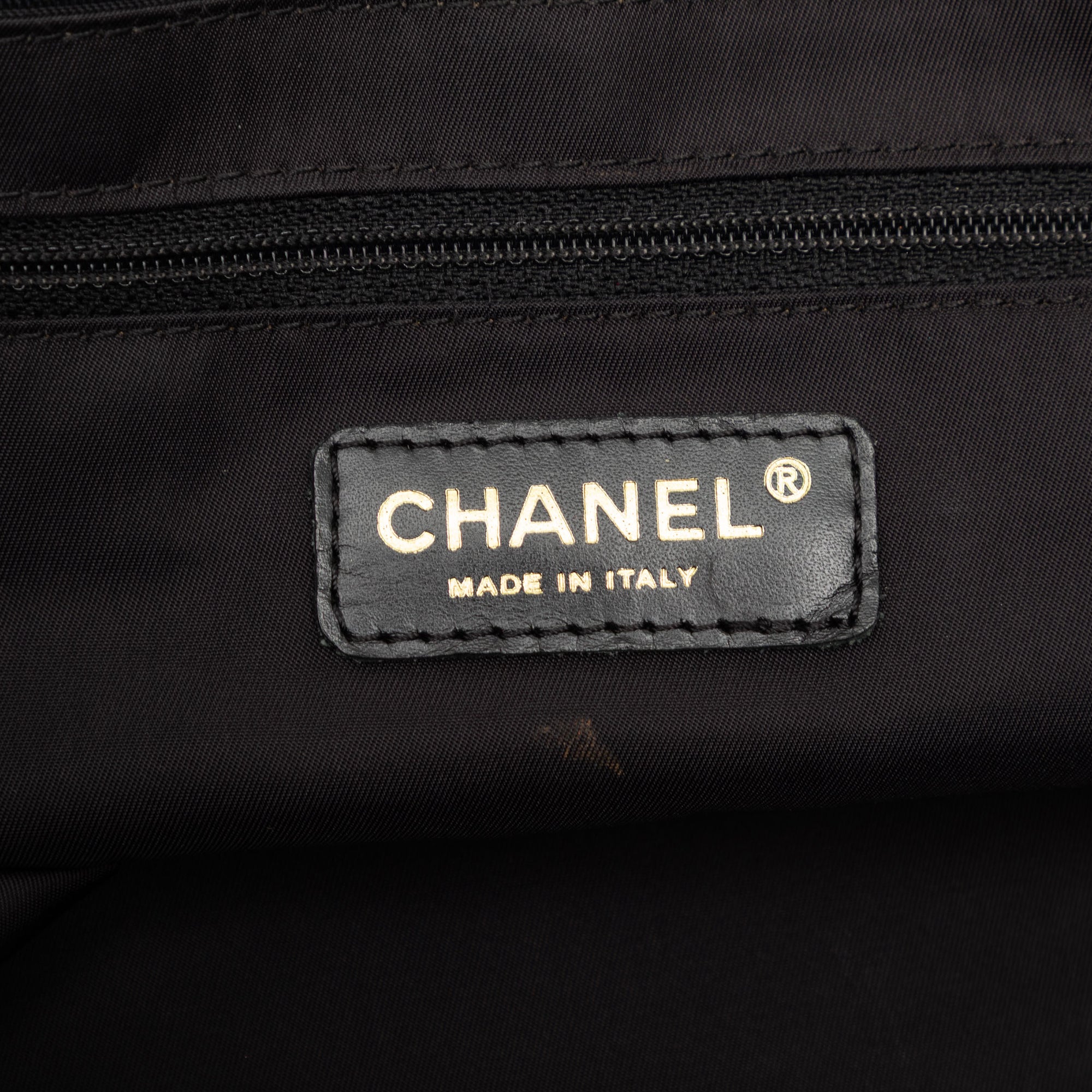 New Travel Line Nylon Tote - Image 5