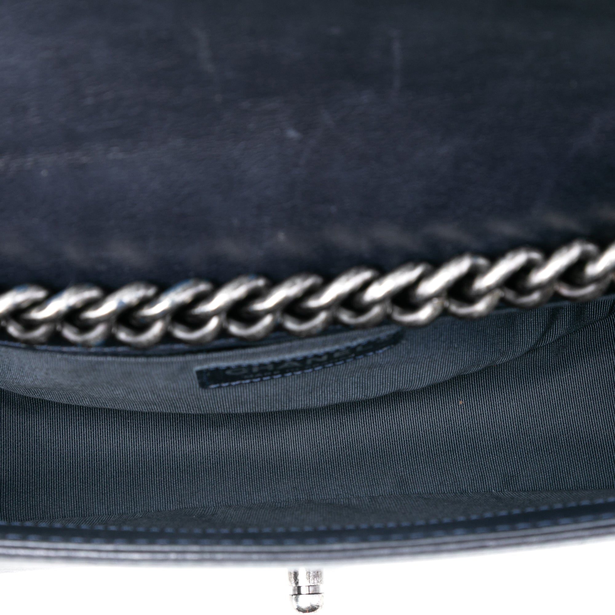 Old Medium Quilted Calfskin Whipstitch Chain Around Boy Top Handle Flap - Image 4