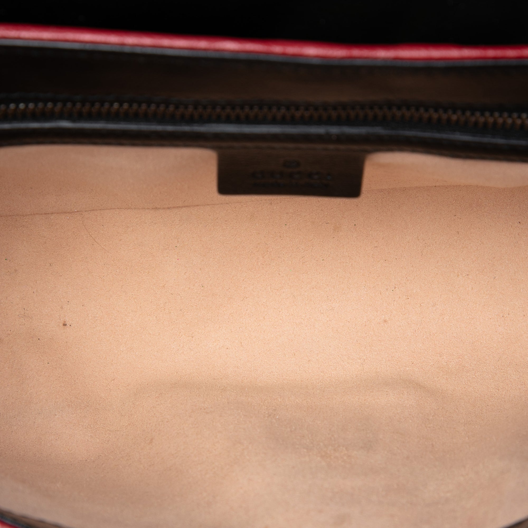 Medium GG Marmont Bicolor Matelasse Diagonal Leather Torchon Shoulder Bag - Image 4