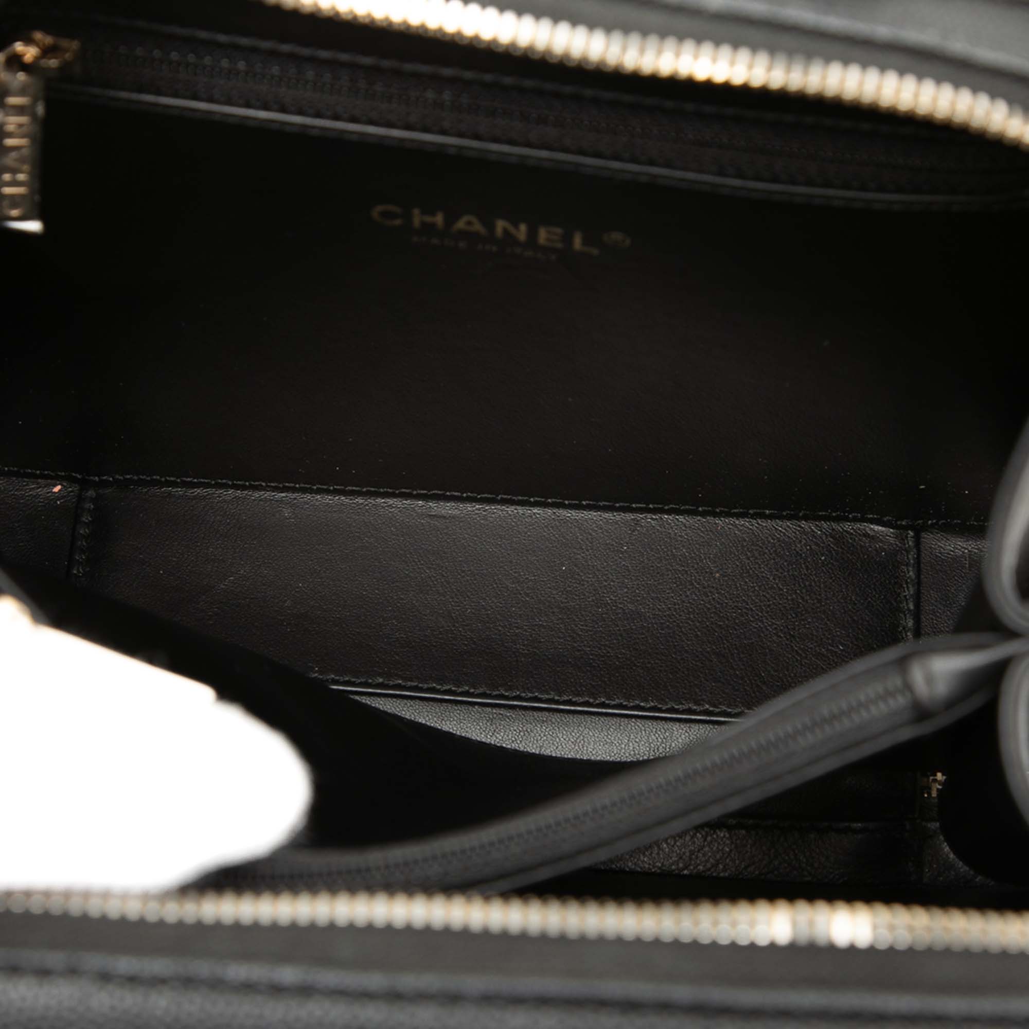 Medium Caviar CC Filigree Vanity Case - Image 4