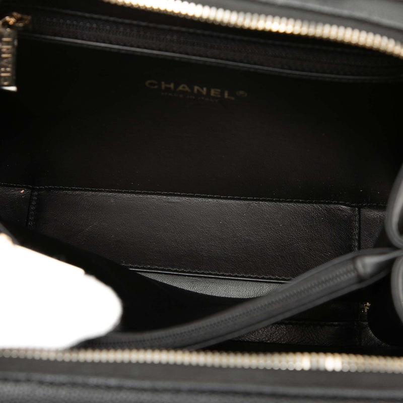 Medium Caviar CC Filigree Vanity Case - Image 4