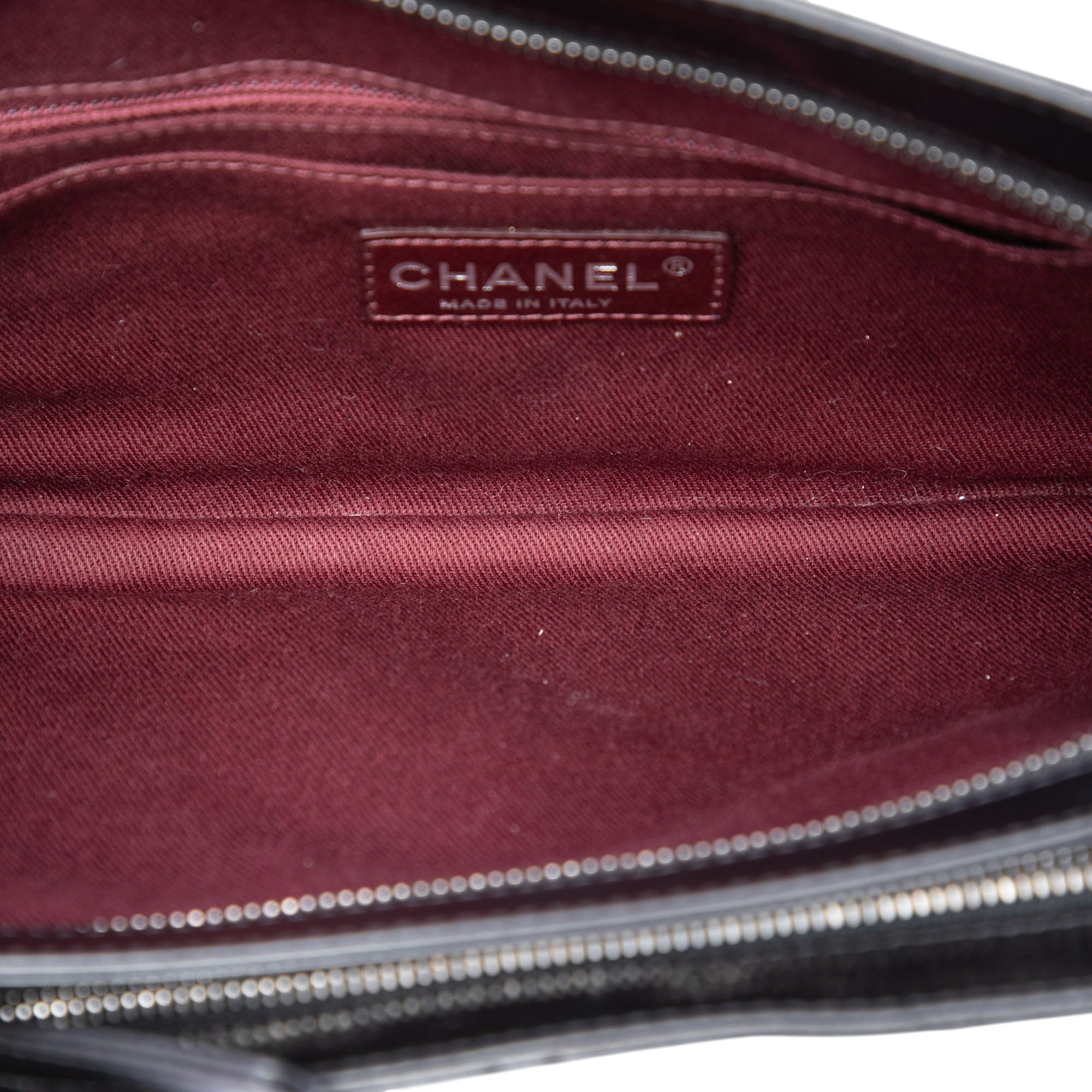 Quilted Glazed Calfskin Coco Pleats Chain Clutch - Image 4