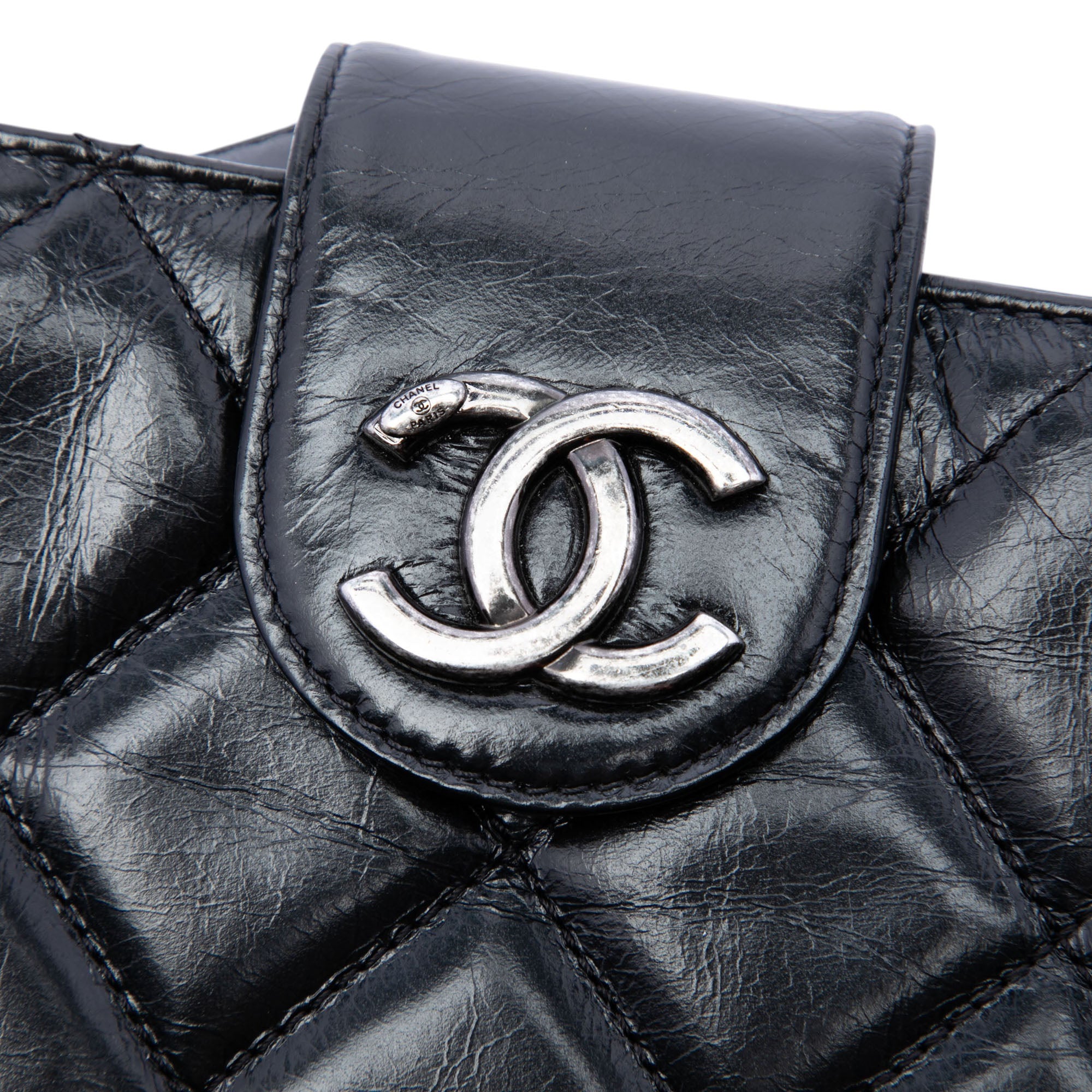 Quilted Glazed Calfskin Coco Pleats Chain Clutch - Image 5