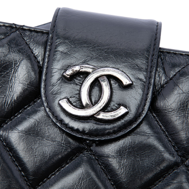 Quilted Glazed Calfskin Coco Pleats Chain Clutch - Image 5