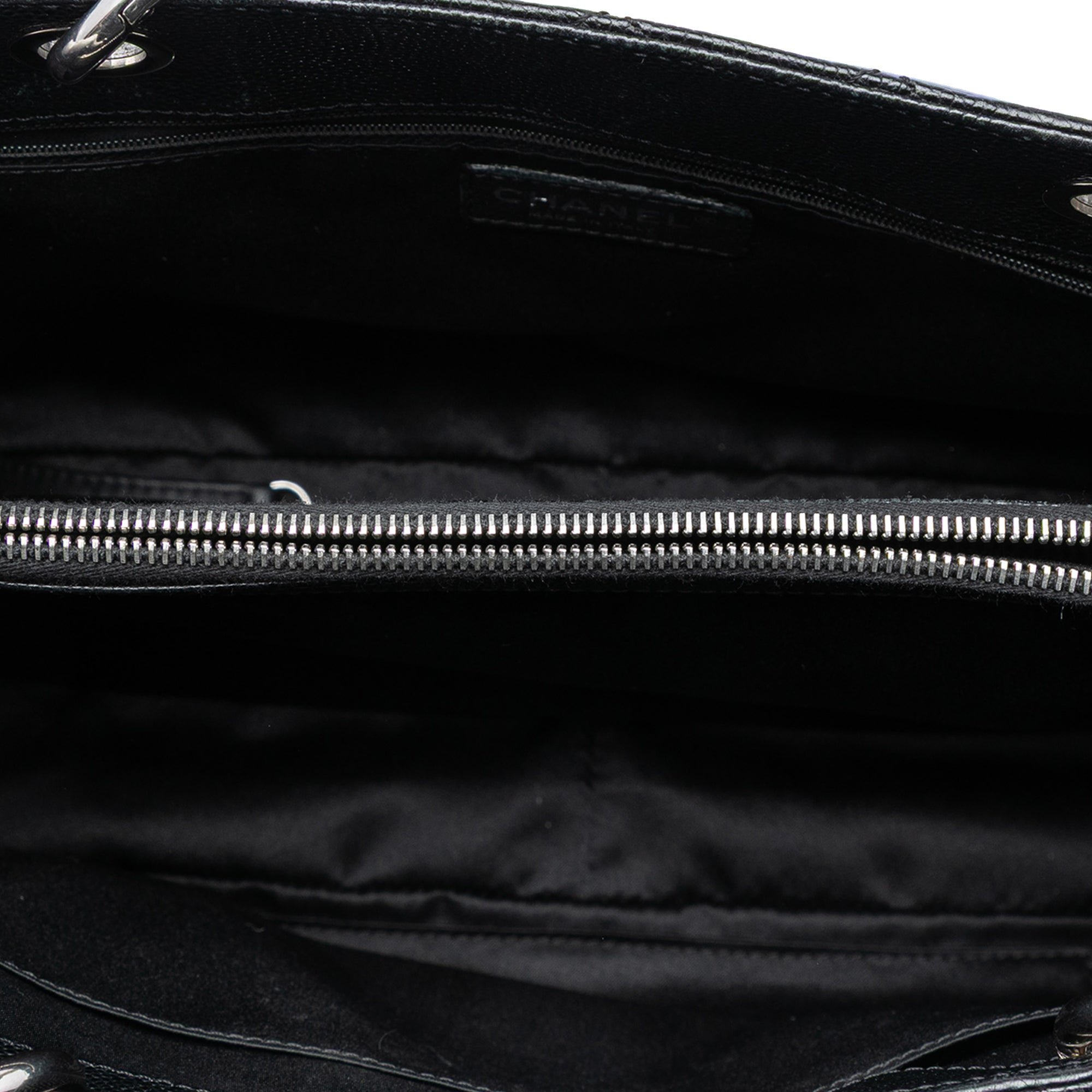 Caviar Grand Shopping Tote - Image 4
