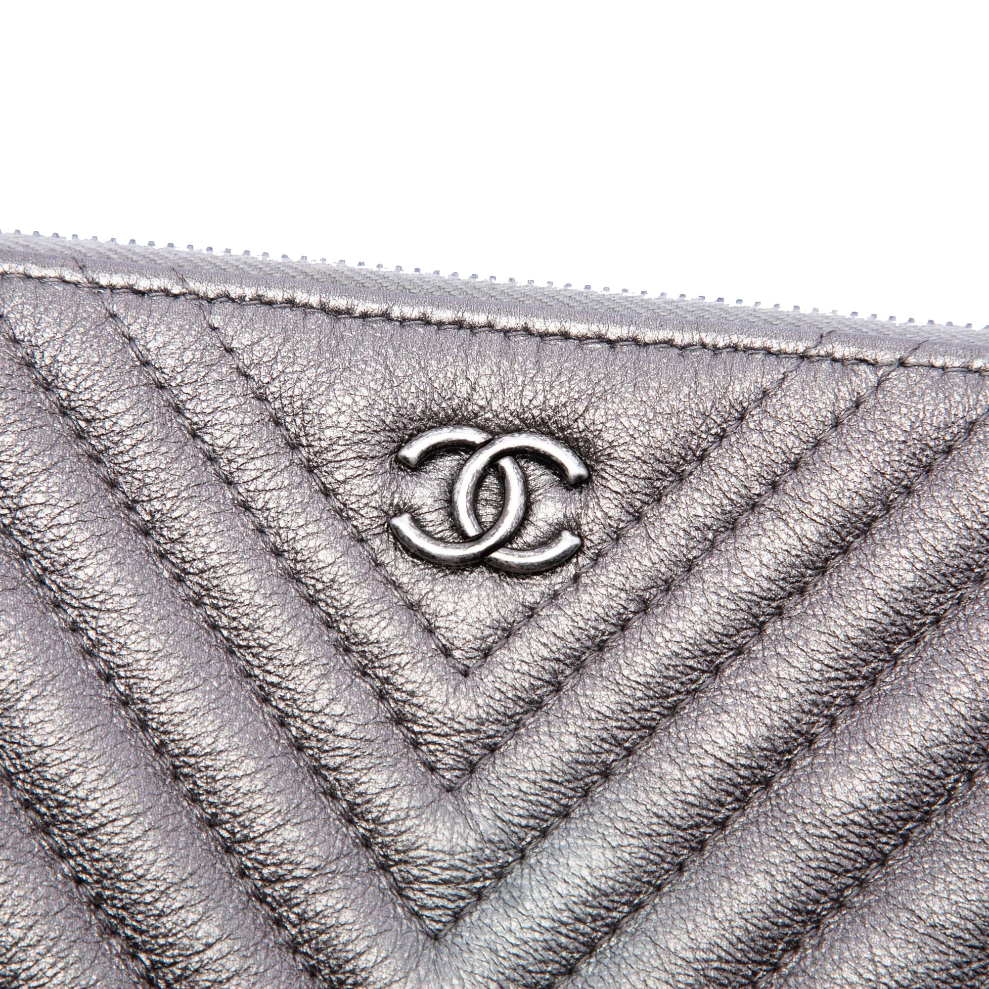 Medium Chevron Metallic Calfskin O Case Clutch - Image 5