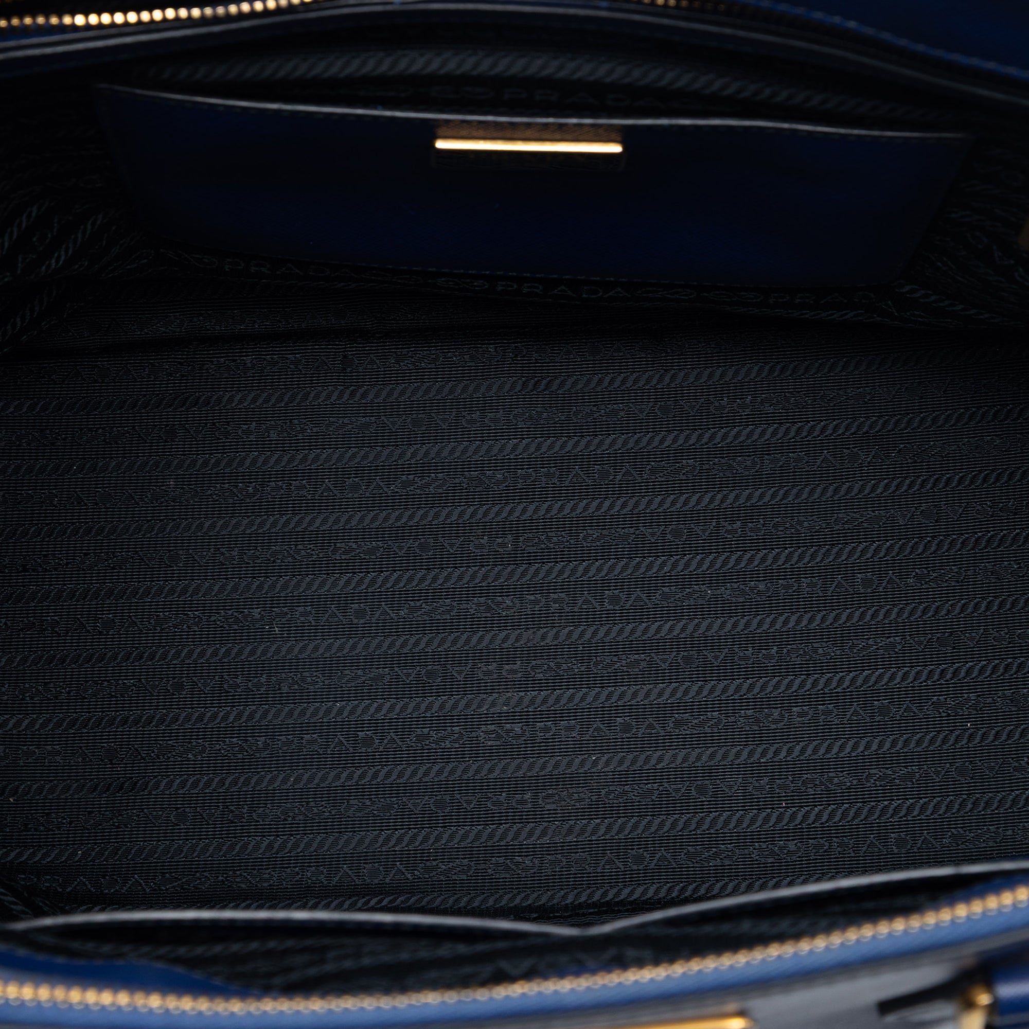 Large Saffiano Lux Galleria Double Zip Tote - Image 4