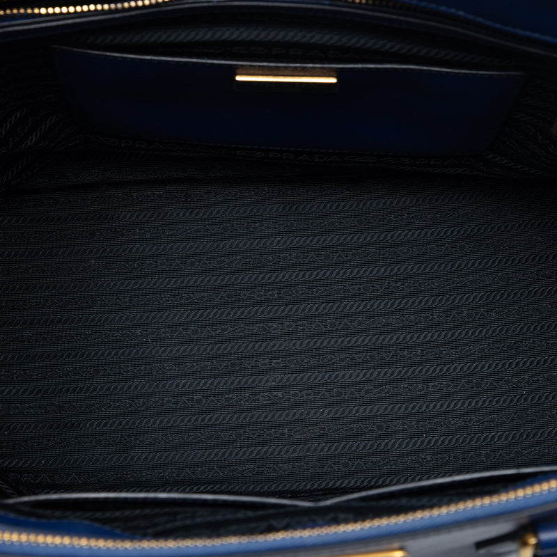 Large Saffiano Lux Galleria Double Zip Tote - Image 4