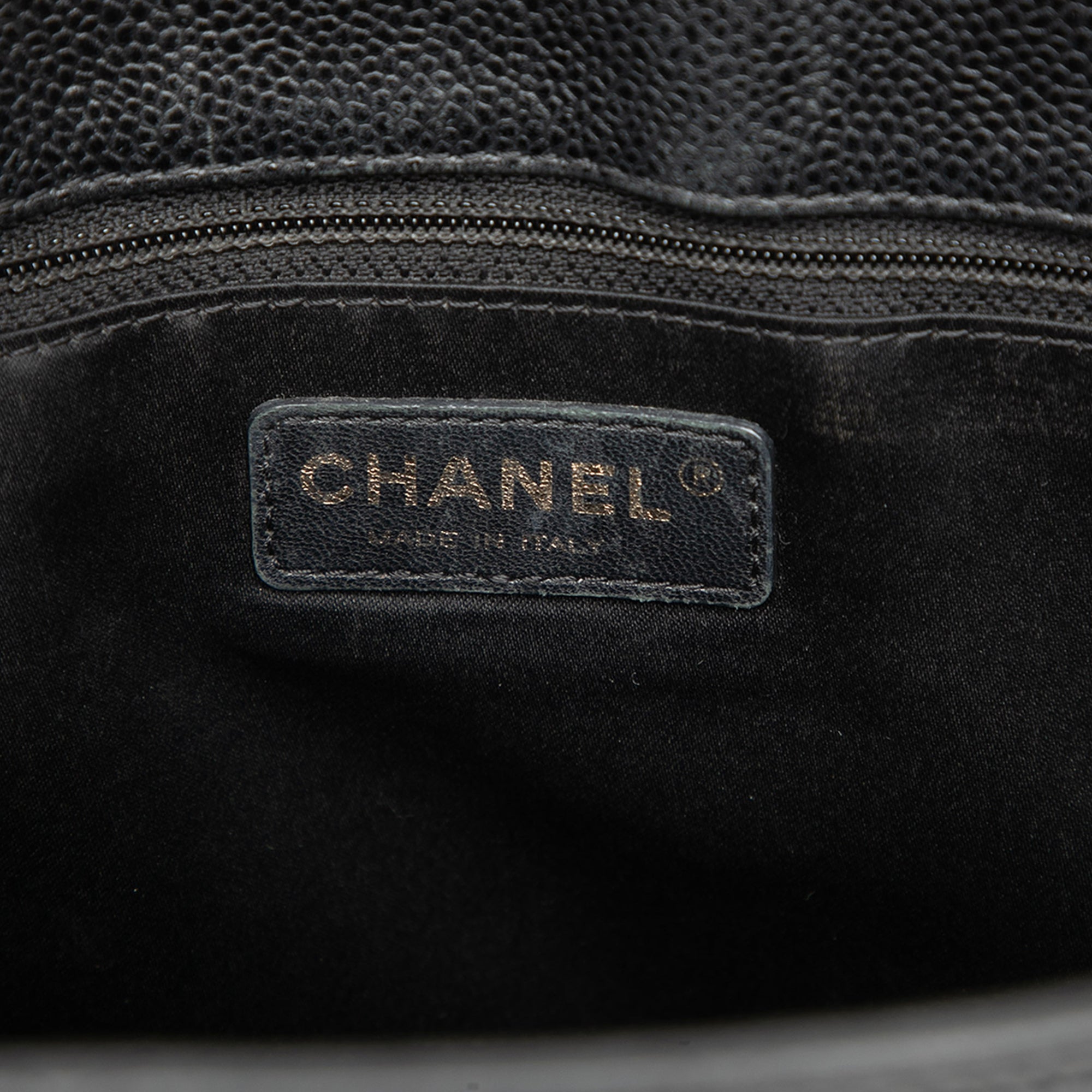 Caviar Grand Shopping Tote - Image 5