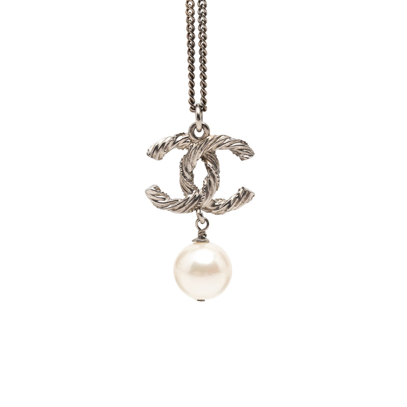 Brass Faux Pearl and Strass Twisted CC Pendant Necklace - Image 2